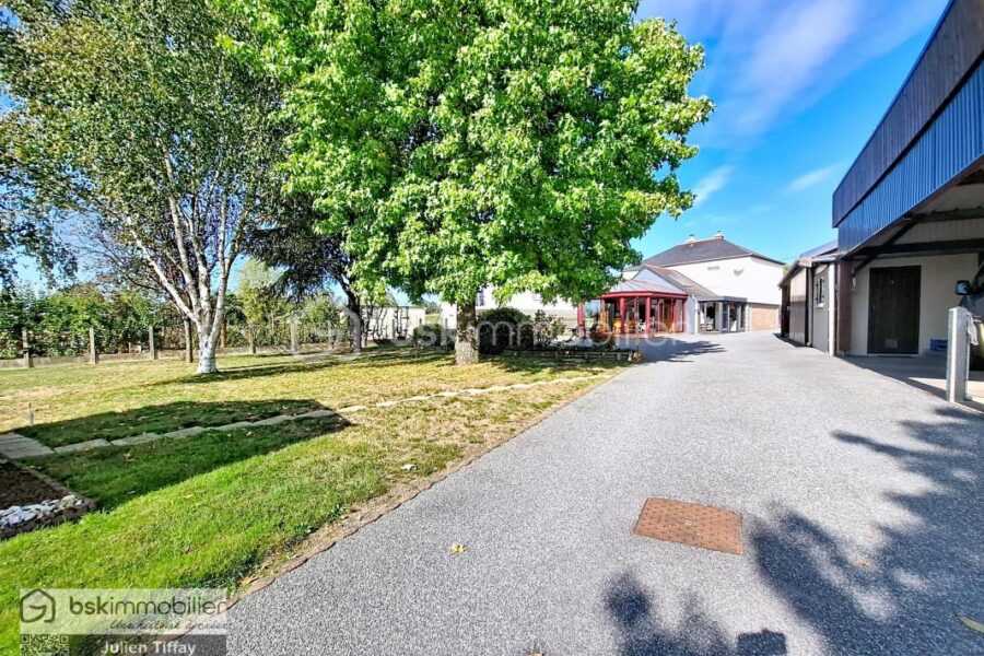 Maison à vendre à Beaucé — Vue parc & jardin — photo 15