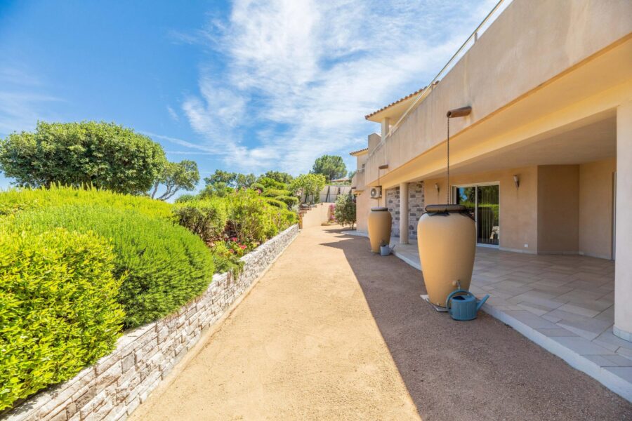 Maison à vendre à Sainte-Lucie-de-Porto-Vecchio — Vue mer — photo 29