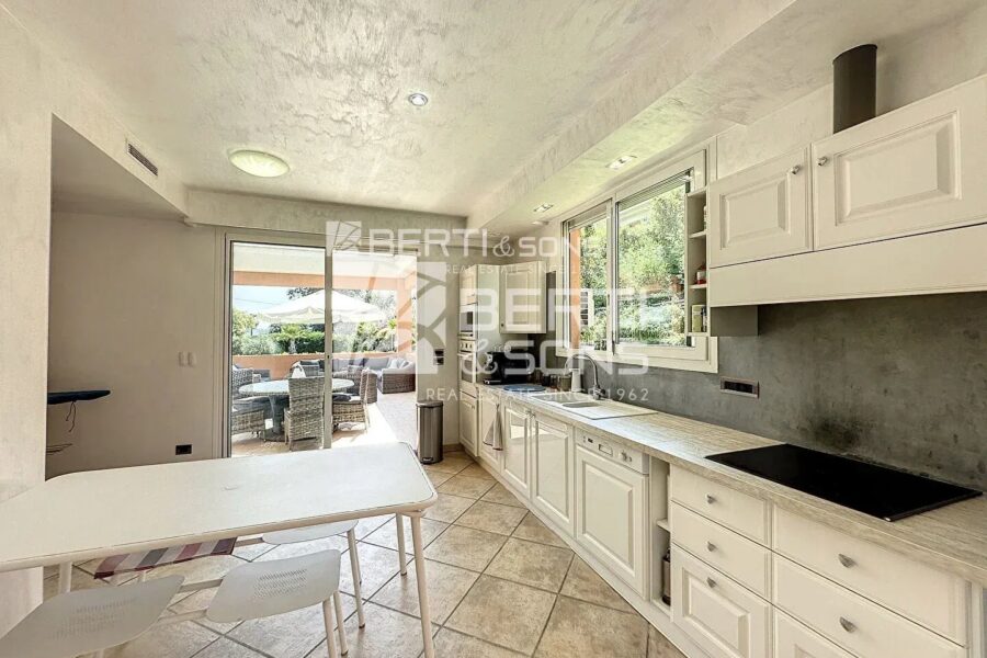 Maison à vendre à Mandelieu-la-Napoule — Vue montagne — photo 5
