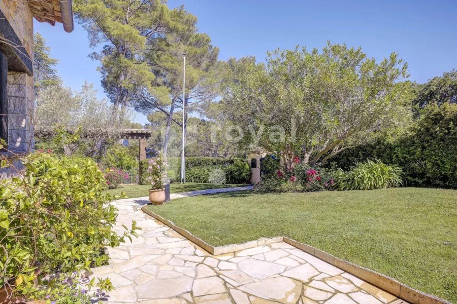 Maison à vendre à Biot — Vue montagne — photo 35