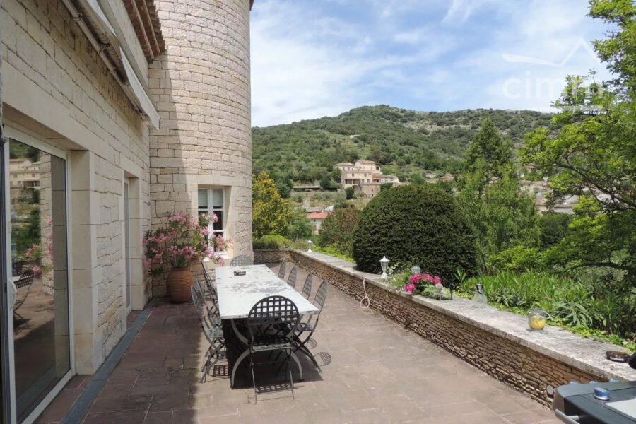 Maison à vendre à Saint-Sauveur-de-Cruzières — Vue montagne — photo 10