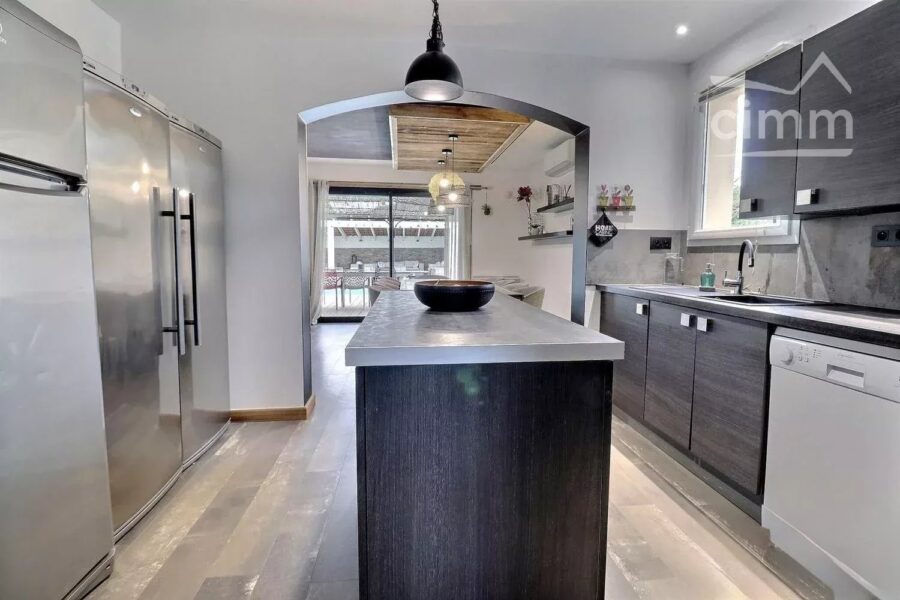 Maison à vendre à Lagorce — Vue montagne — photo 9