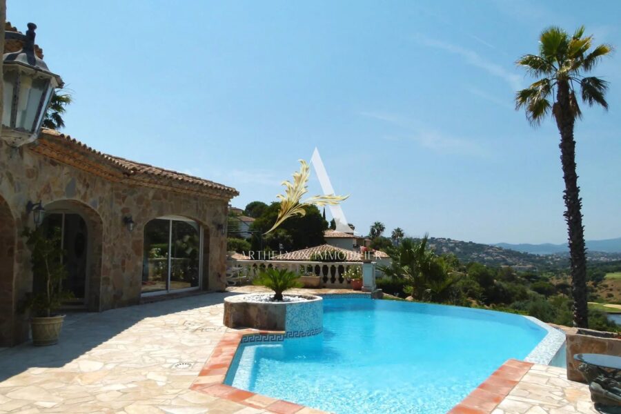 Maison à vendre à Sainte-Maxime — Vue mer — photo 26