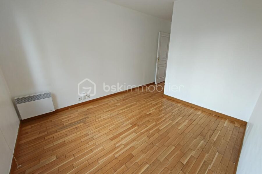 Appartement à vendre à Saint-Cyr-l&rsquo;École — Vue dégagée — photo 18