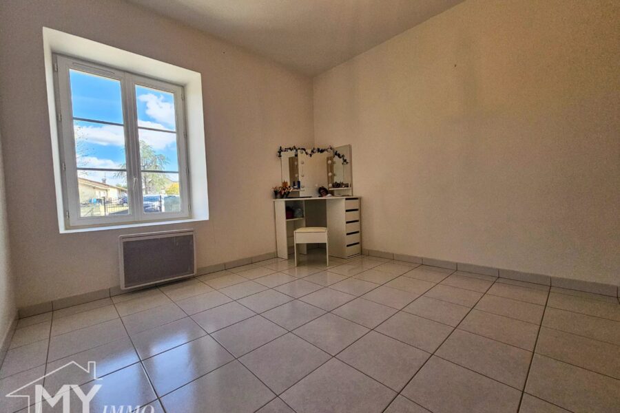 Maison à vendre à Saint-Méard-de-Gurçon — Vue sur la ville — photo 10