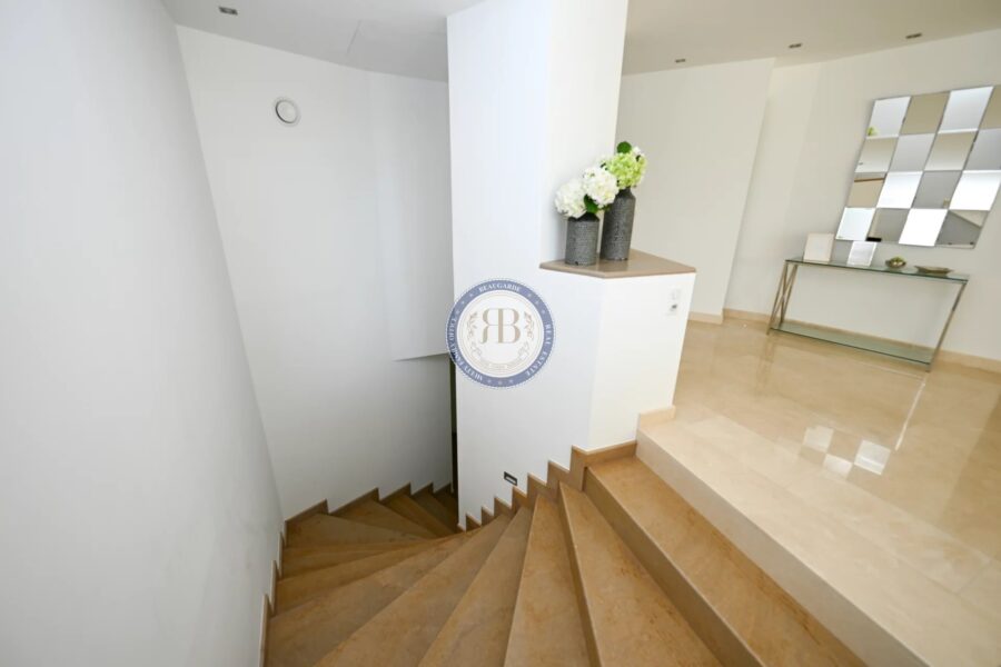 Maison à vendre à Mougins — Vue parc & jardin — photo 6