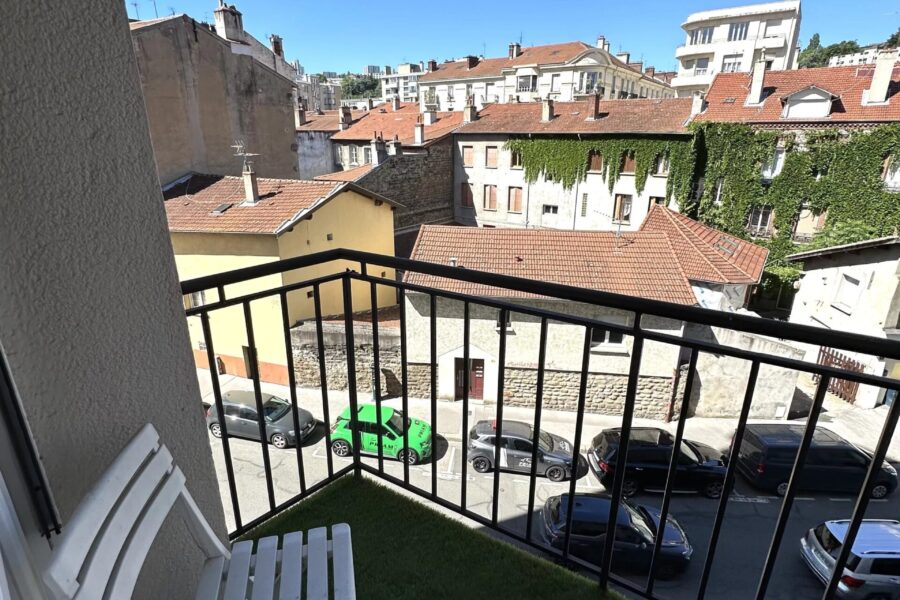 Appartement à vendre à Saint-Étienne — Vue sur la ville — photo 1