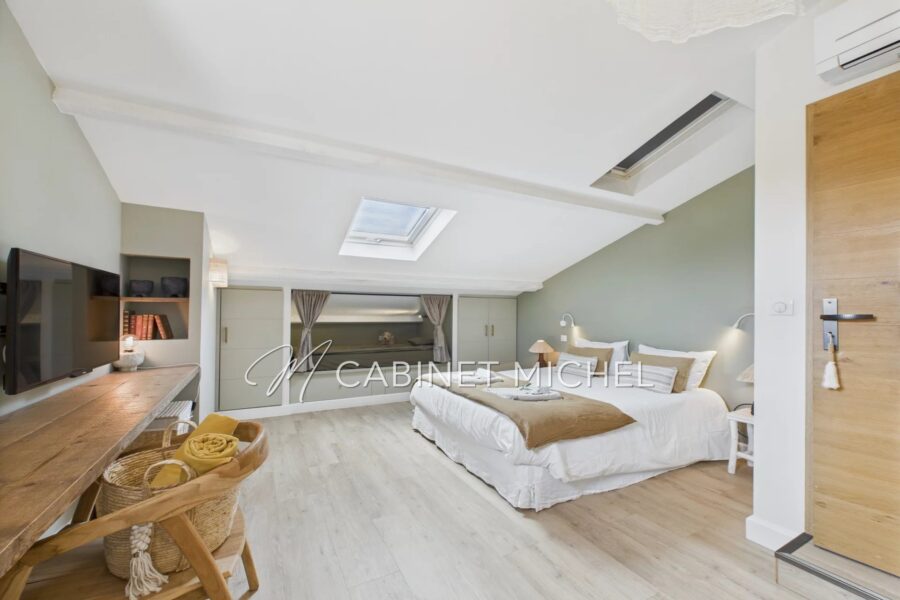 Maison à vendre à Roquefort-les-Pins — Vue parc & jardin — photo 16