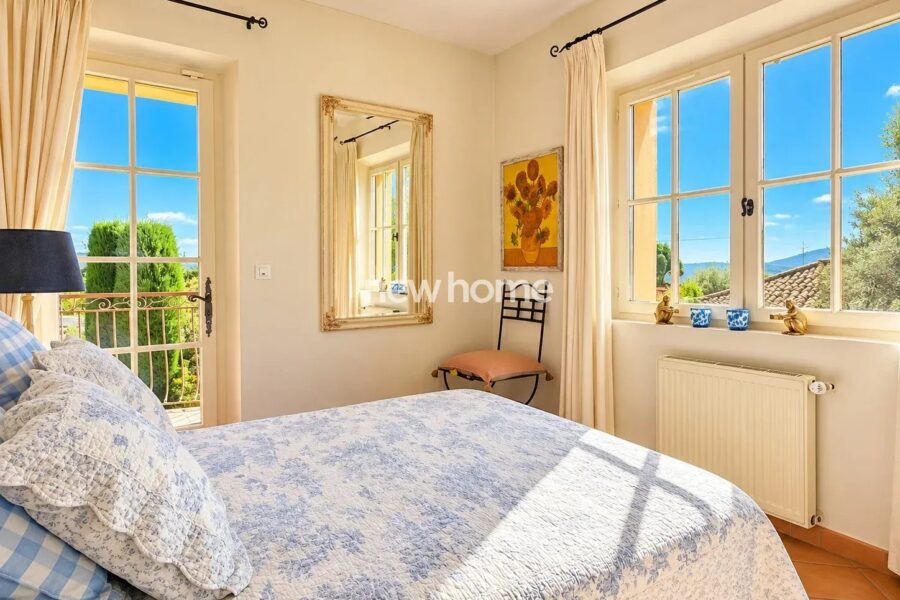 Maison à vendre à Tourrettes — Vue montagne — photo 1