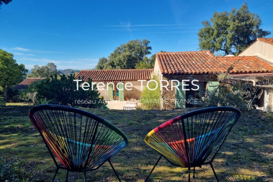 Maison à vendre à La Garde-Freinet — Vue montagne — photo 1