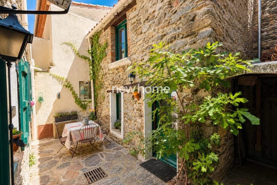 Maison à vendre à La Garde-Freinet — Vue sur la ville — photo 2