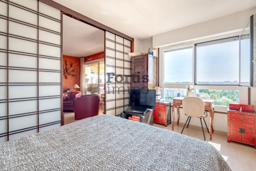 Appartement à vendre à Issy-les-Moulineaux — Vue sur la ville — photo 13