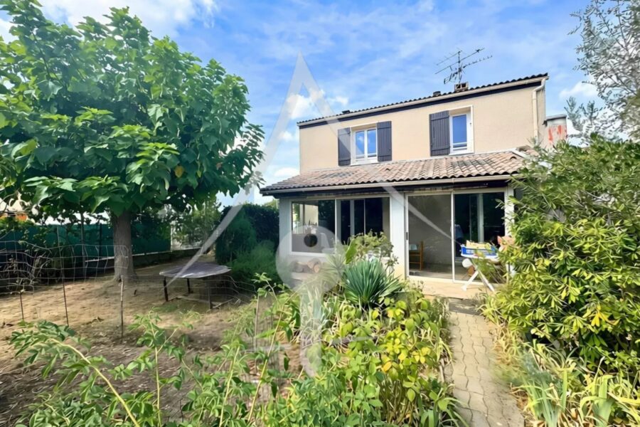 Maison à vendre à Portet-sur-Garonne — Vue parc & jardin — photo 3