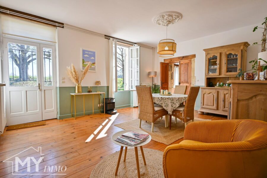 Maison à vendre à Saint-Méard-de-Gurçon — Vue montagne — photo 2