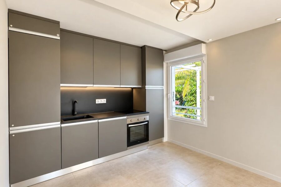 Appartement à vendre à Saint-Raphaël — Vue parc & jardin — photo 4