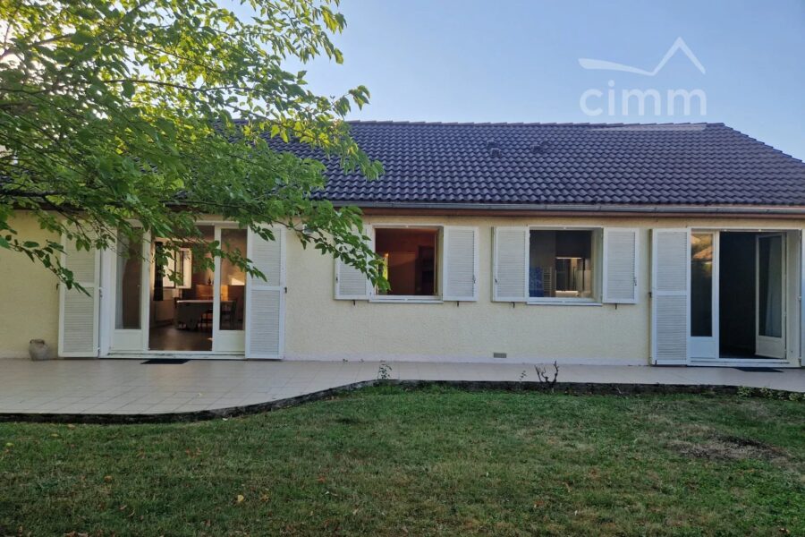 Maison à vendre à Joué-lès-Tours — Vue parc & jardin — photo 2
