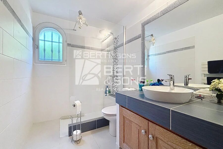 Maison à vendre à Mandelieu-la-Napoule — Vue mer — photo 12