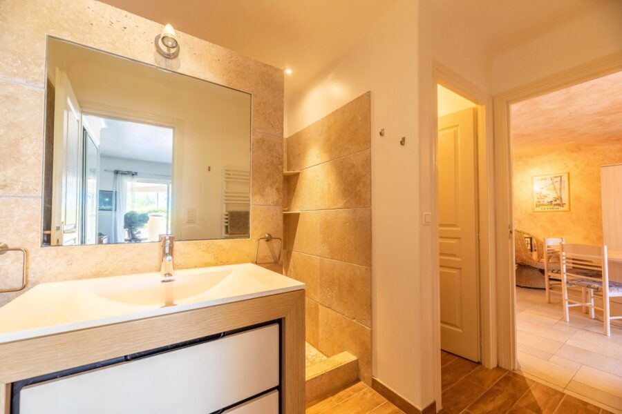 Maison à vendre à Sainte-Lucie-de-Porto-Vecchio — Vue mer — photo 24