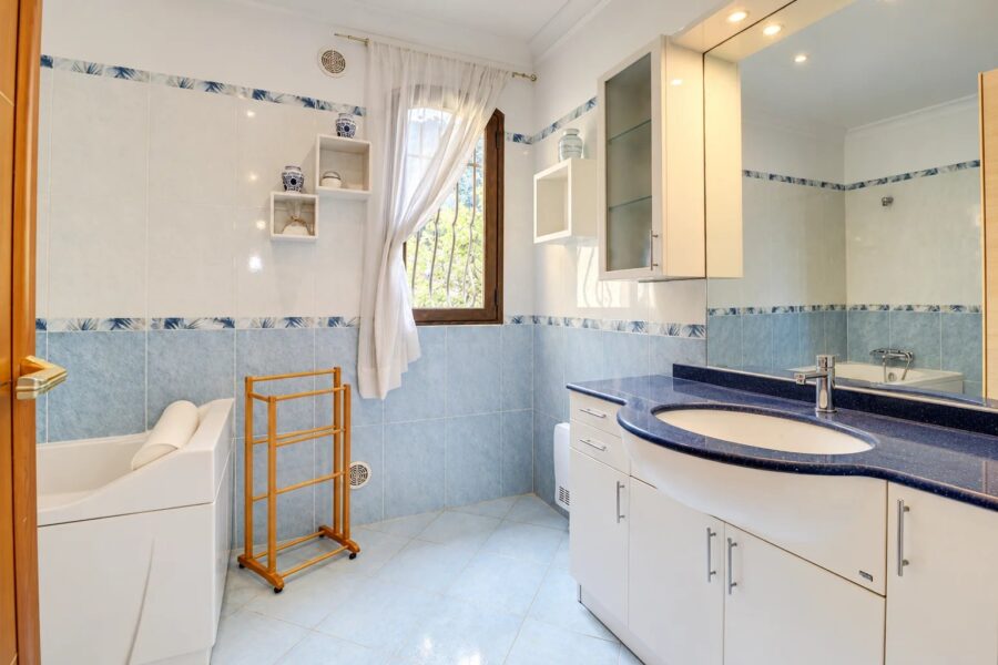 Maison à vendre à La Trinité — Vue montagne — photo 42