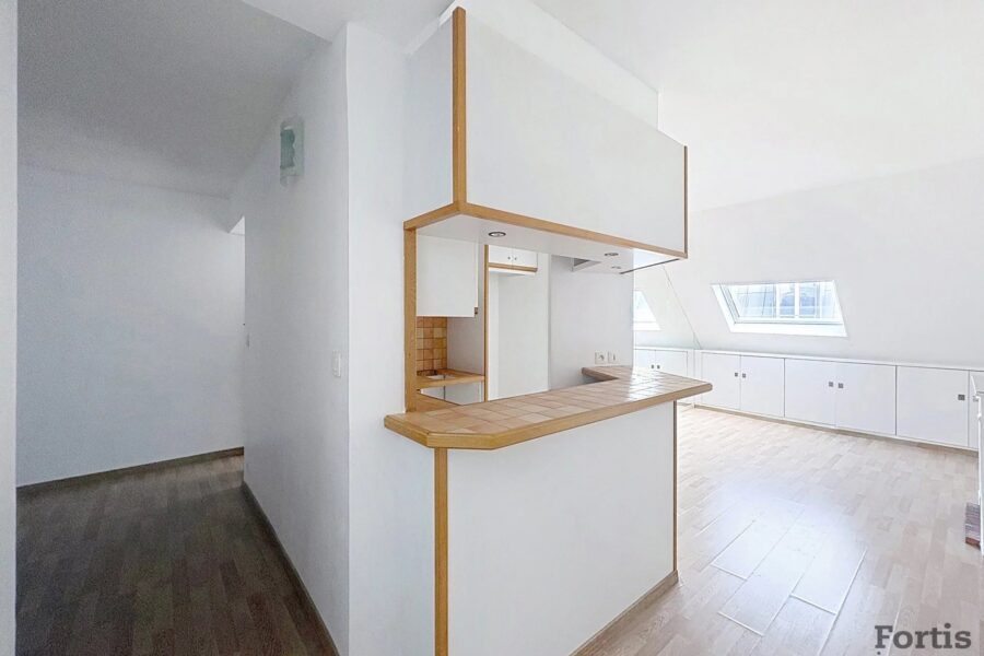 Appartement à vendre à Paris 8e arrondissement — Vue sur la ville — photo 9