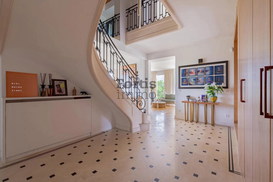 Appartement à vendre à Neuilly-sur-Seine — Vue sur la ville — photo 12