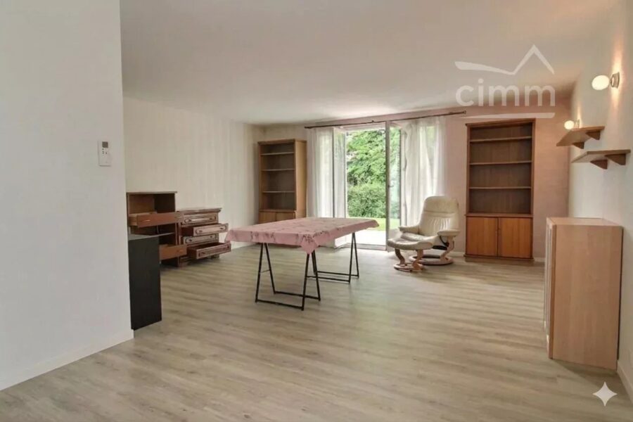 Maison à vendre à Joué-lès-Tours — Vue parc & jardin — photo 4