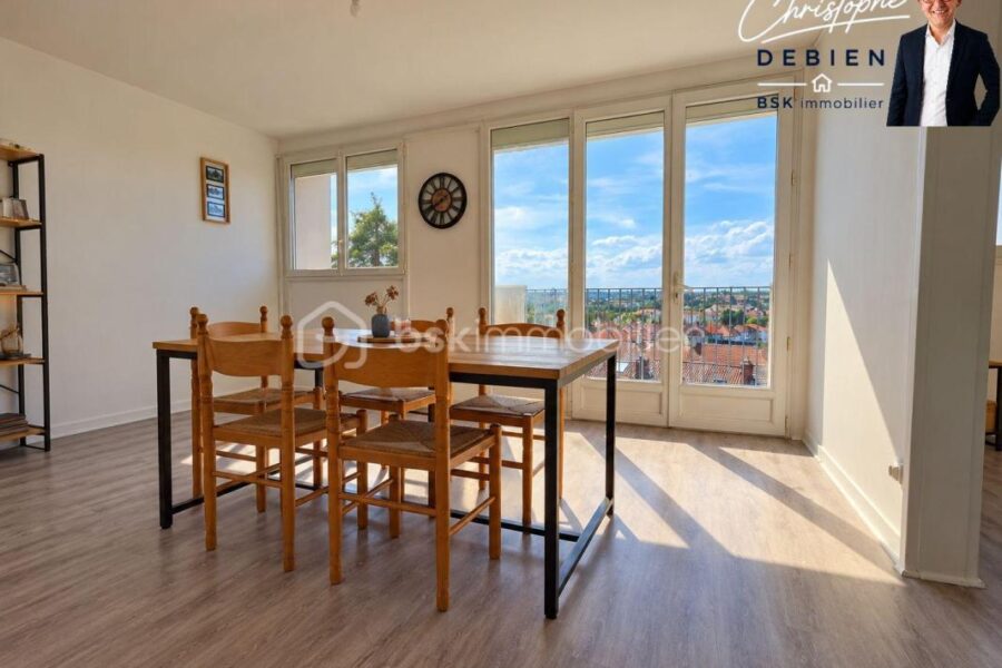 Appartement à vendre à Cholet — Vue sur la ville — photo 1