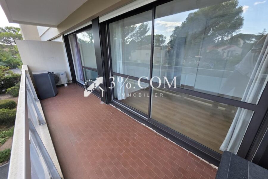 Appartement à vendre à Saint-Raphaël — Vue parc & jardin — photo 3