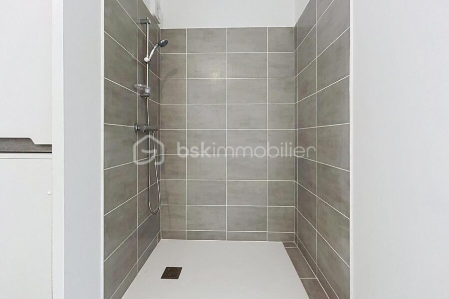 Appartement à vendre à Bordeaux — Vue sur la ville — photo 2
