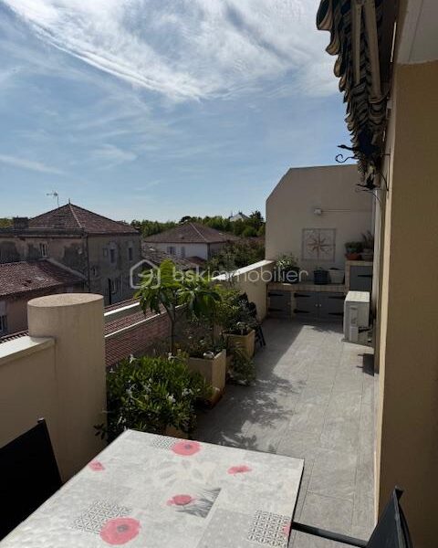 Appartement à vendre à Salon-de-Provence — Vue sur la ville — photo 1