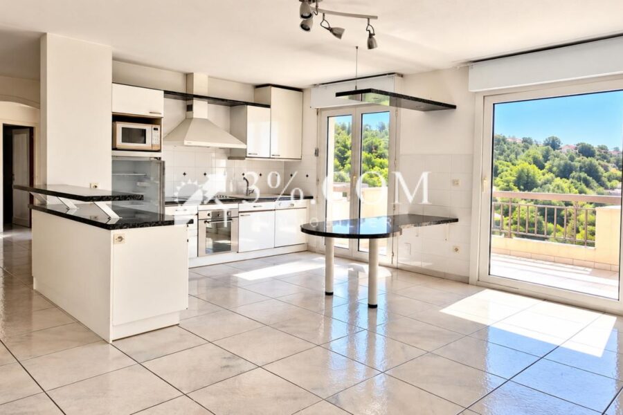 Appartement à vendre à Saint-Raphaël — Vue mer — photo 2