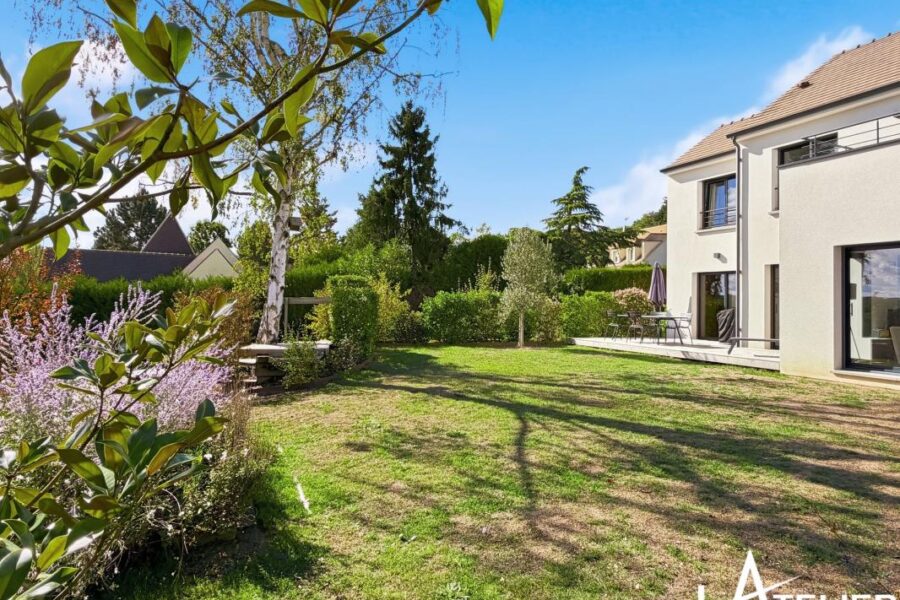 Maison à vendre à Mareil-Marly — Vue parc & jardin — photo 1