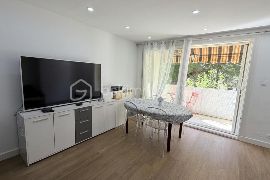 Appartement à vendre à Sanary-sur-Mer — Vue nature — photo 3