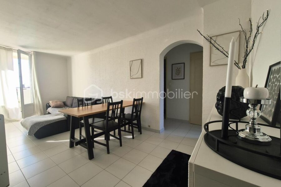 Appartement à vendre à Salon-de-Provence — Vue sur la ville — photo 3