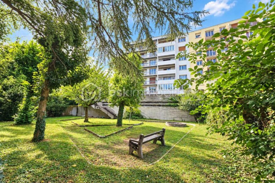 Appartement à vendre à Saint-Étienne — Vue nature — photo 3