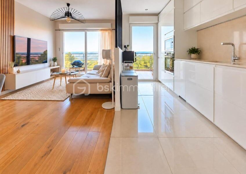 Appartement à vendre à Saint-Laurent-du-Var — Vue mer — photo 3