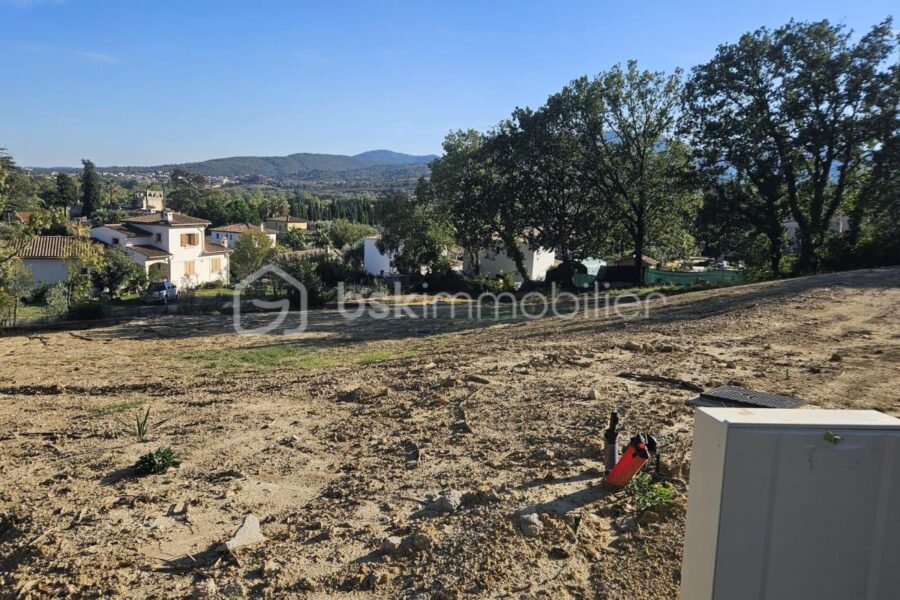 Terrain à vendre à Roquebrune-sur-Argens — Vue nature — photo 1