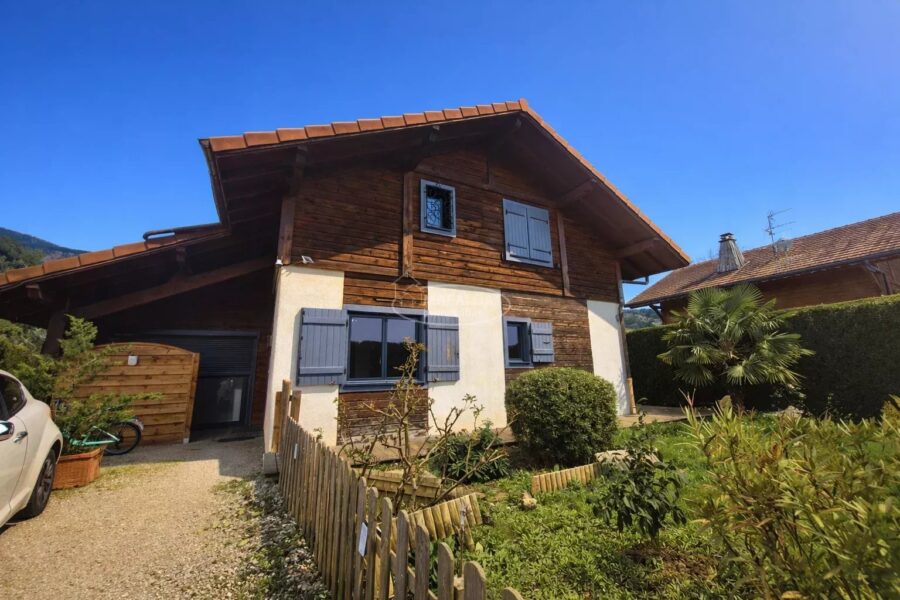 Maison à vendre à Saint-Cergues — Vue montagne — photo 2