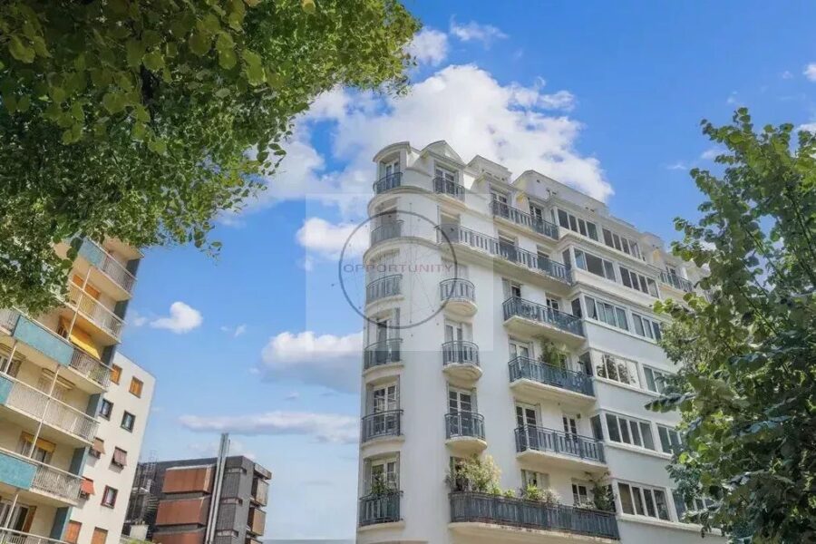 Appartement à vendre à Paris 20e arrondissement — Vue sur la ville — photo 2