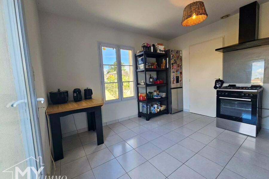 Maison à vendre à Saint-Méard-de-Gurçon — Vue sur la ville — photo 8