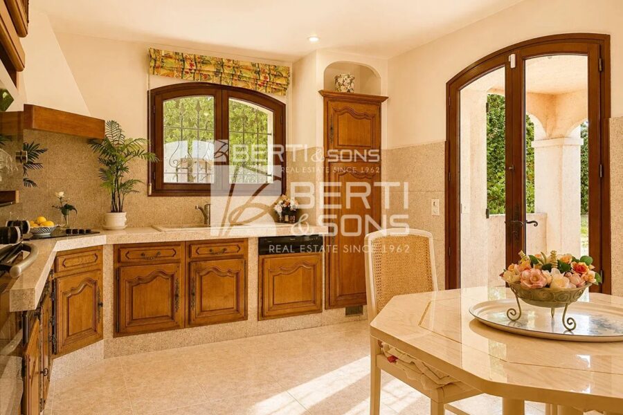 Maison à vendre à Les Adrets-de-l&rsquo;Estérel — Vue montagne — photo 7