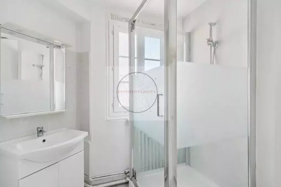 Appartement à vendre à Paris 20e arrondissement — Vue sur la ville — photo 9