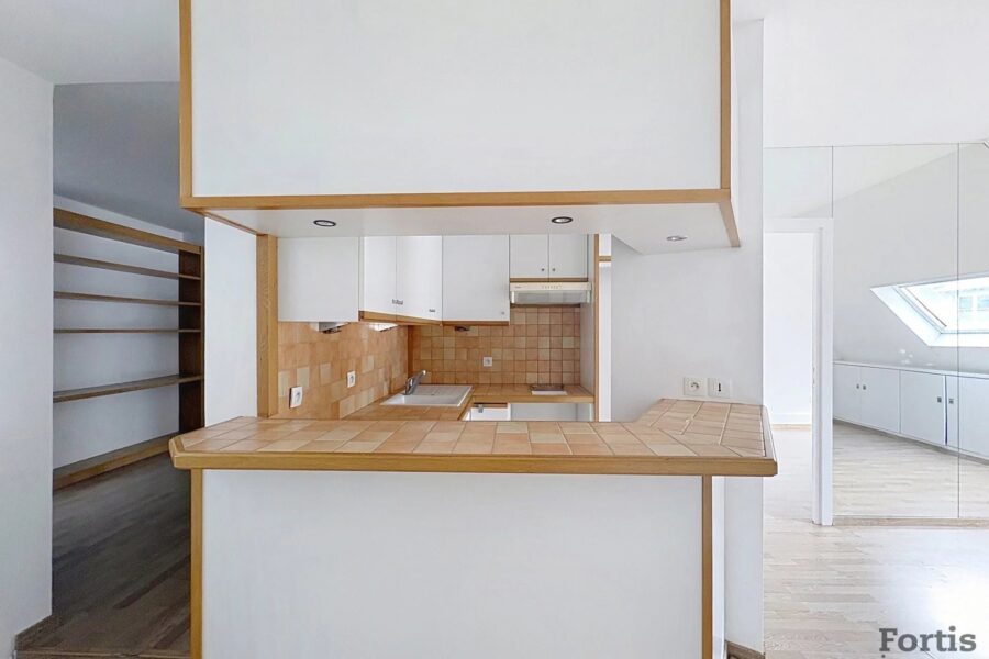 Appartement à vendre à Paris 8e arrondissement — Vue sur la ville — photo 7