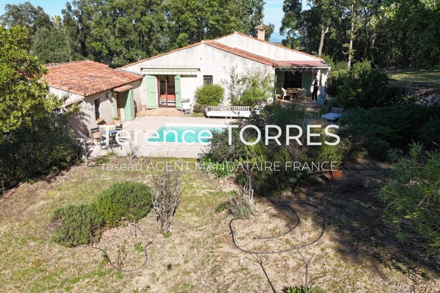 Maison à vendre à La Garde-Freinet — Vue montagne — photo 12