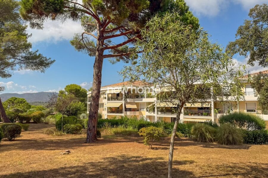 Appartement à vendre à Saint-Raphaël — Vue montagne — photo 2