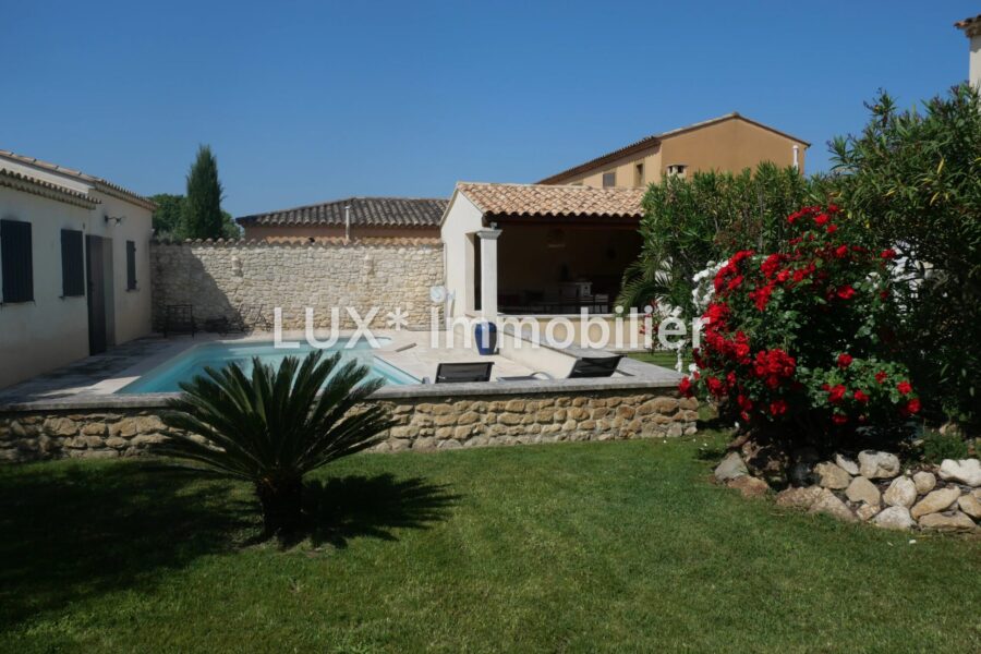 Maison à vendre à Saint-Rémy-de-Provence — Vue parc & jardin — photo 4