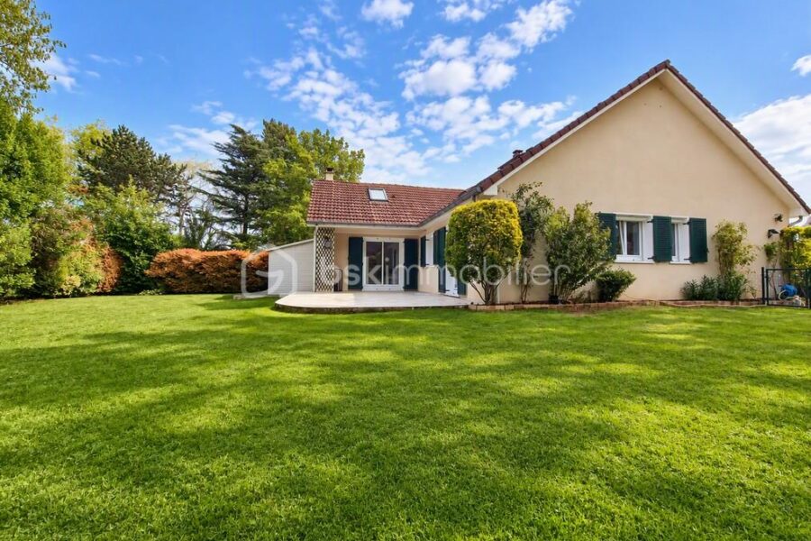 Maison à vendre à Ozoir-la-Ferrière — Vue parc & jardin — photo 25