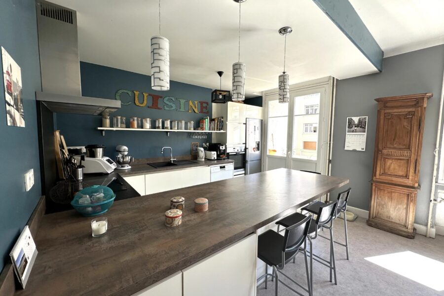 Appartement à vendre à Saint-Étienne — Vue sur la ville — photo 2