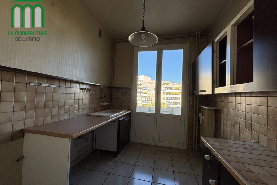 Appartement à vendre à Saint-Étienne — Vue sur la ville — photo 32