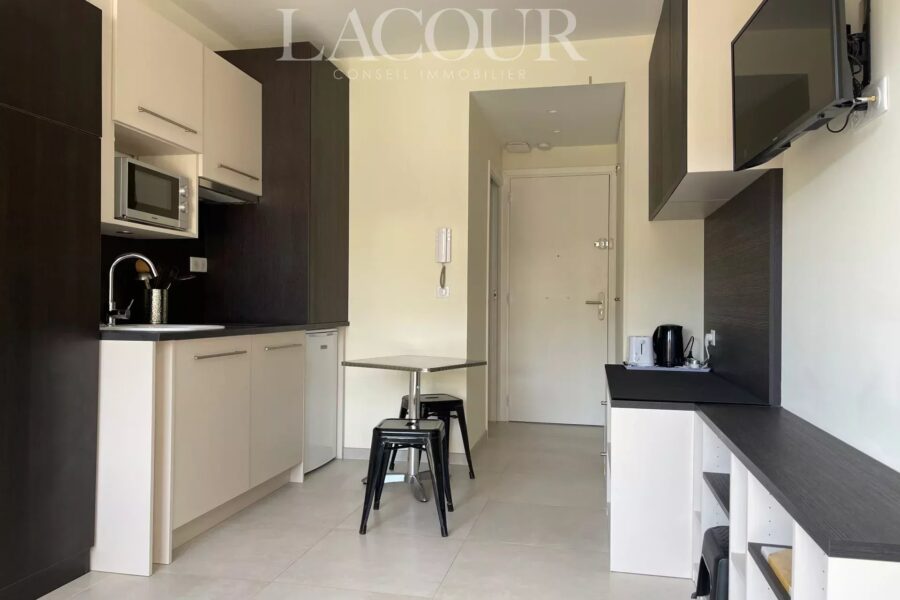 Appartement à louer à Cannes — Vue sur la ville — photo 2